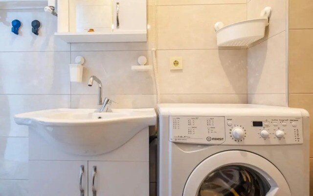 Pleasant Flat Close to Metro Station in Maltepe