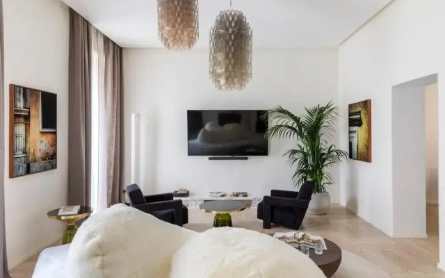 Luxurious Apartment in Rome