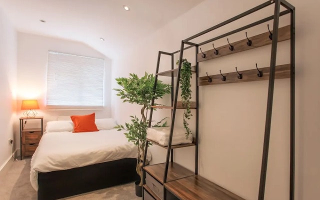 3 bed House Camberwell With Private Garden