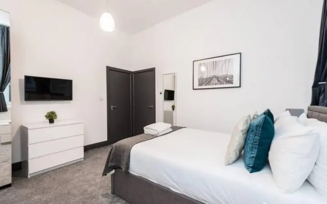 Host Apartments Exchange Quarters