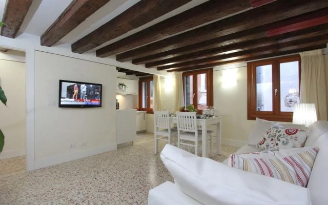 Faville - Rialto Apartments