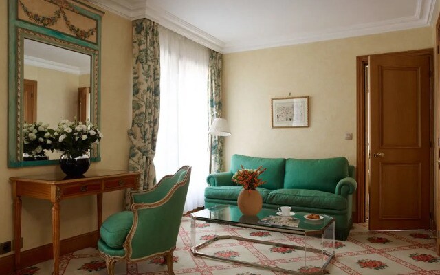 Hotel de Vigny