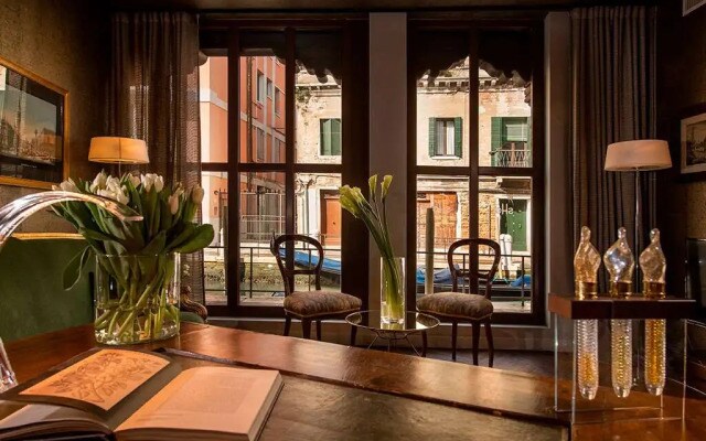 Отель IH Hotels Venezia Salute Palace