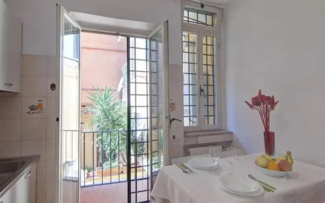 Borgo Pio Halldis Apartments