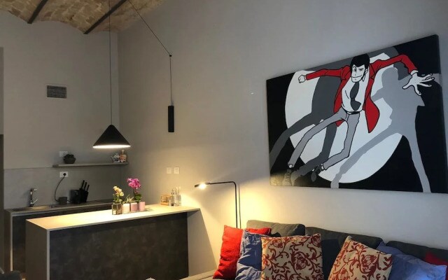 Home in Trast