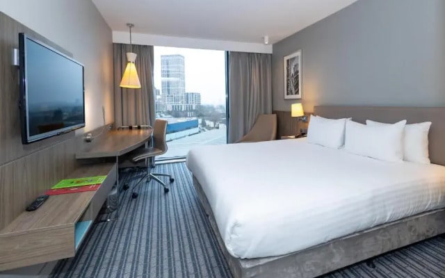 Holiday Inn London - West