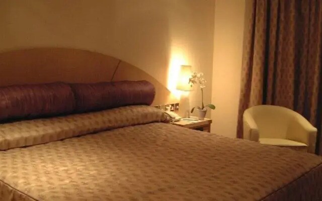 The Harrow Hotel