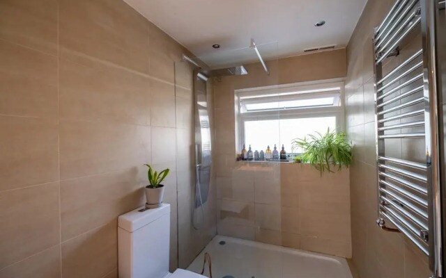 Fantastic 2BD House in the Heart of Dulwich