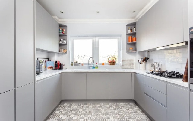 Modern 2bed and Bath W/balcony Flat in Shoreditch