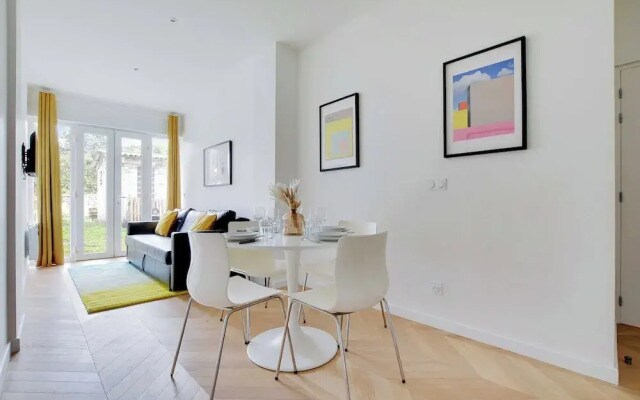 Apartment for 4 Person in Nanterre
