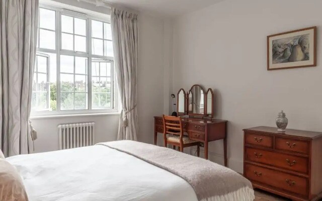 Chestnut Blossom 1 Bedroom in Kensington