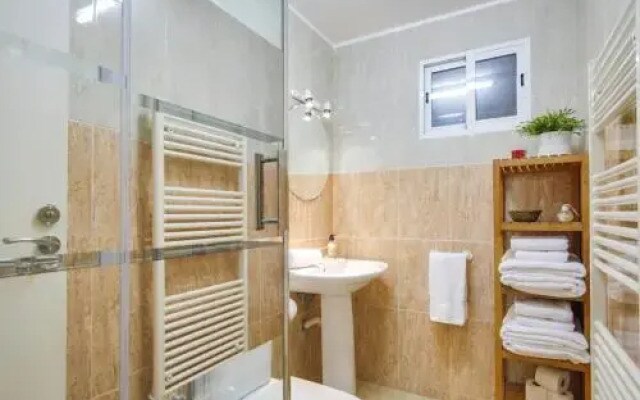 Cozy 2 Bedroom Next to Arc de Triomf