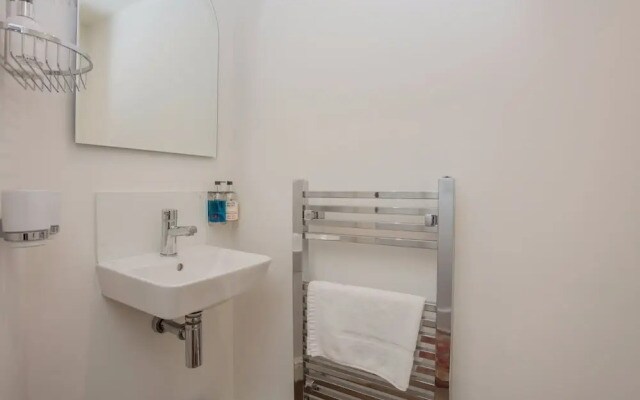 Stunning & Modern 3Bed House in Victoria