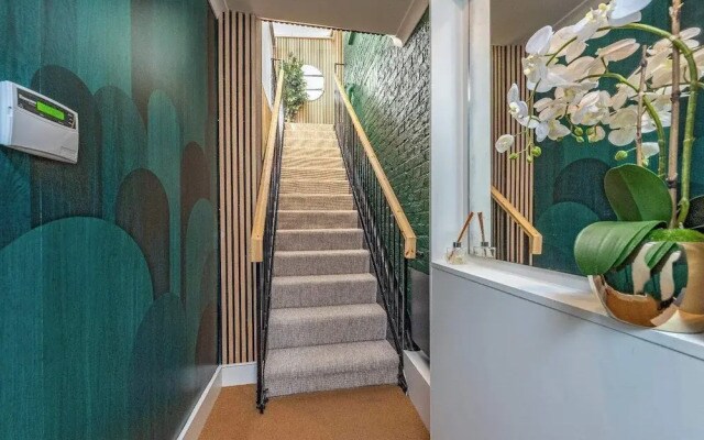 4 Guests - 20min to London - Free Parking - Petsok