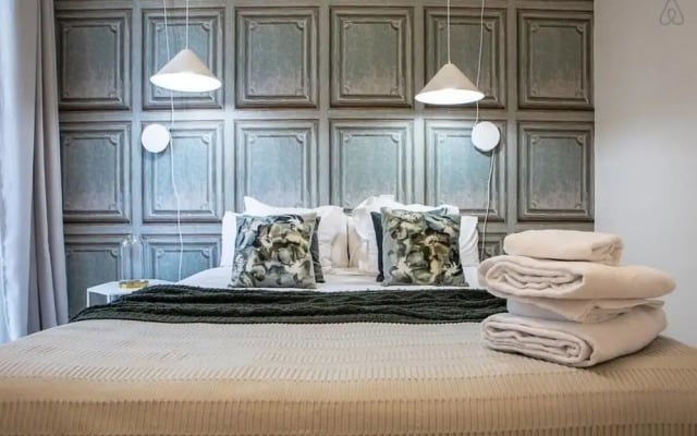 Sophisticated 3bed W/balcony 2min to Tube