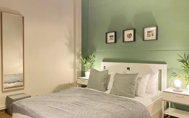 Sleek Flat With Central Location in Beyoglu