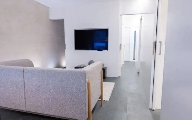 Ampersand - Bright 2-bedroom Apartment