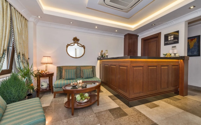 Four Doors Hotel