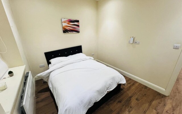 1-bed Apartment in Ealing - 2mins From Station
