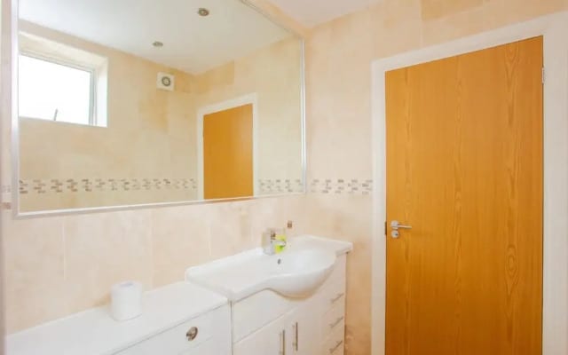 Bright 2 Bedroom Apartment in Islington