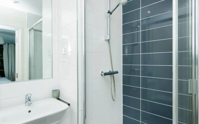 Stylish & Bright 3BR Apartment With Terrace