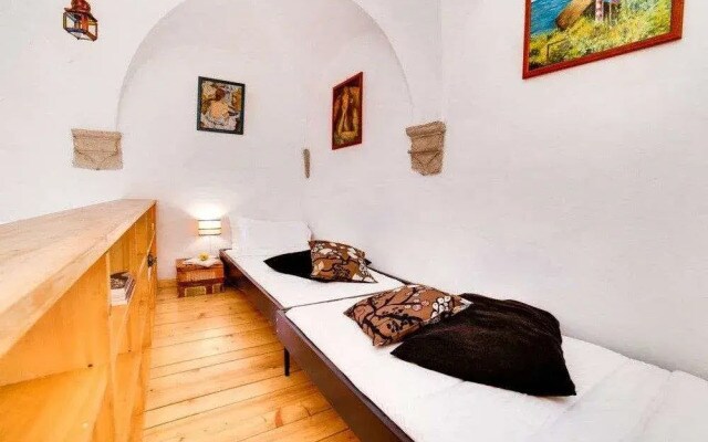 Amazing Apt/historic Building/ghetto, Serviced by Hostmaker