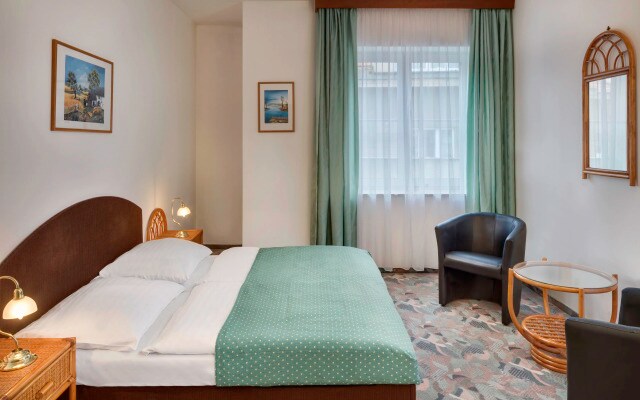 Hotel OTAR