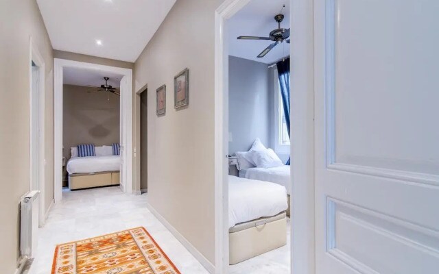 Apartamento de Lujo de Tres Habitaciones