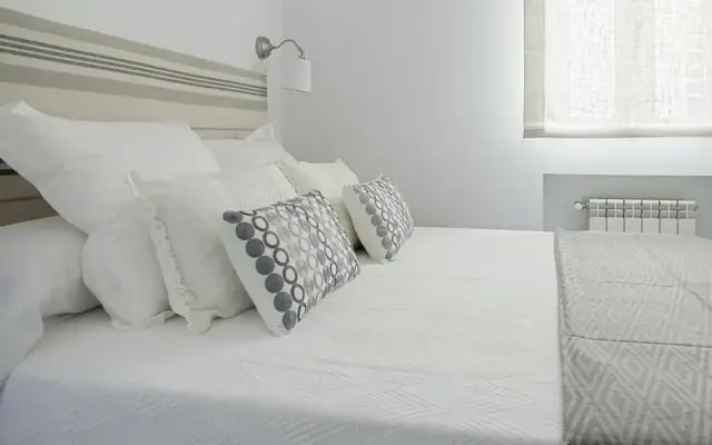 The Best Location, 8pax, 3BD & 2Bth, Reina Sofia II