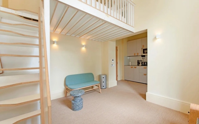 Superb Studio Apartment With Garden Views Near Camden