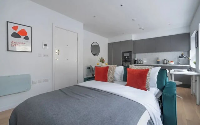 Chic 1BR Close to Tower & Thames