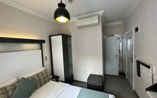 Platine Hotels & Suites