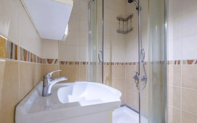 Studio Flat Near Public Transportation in Sisli
