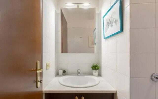 Iflat Spanish Steps Blue Apartment