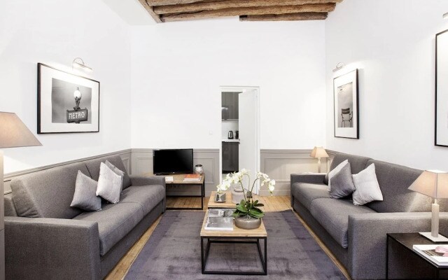 Luxury 2BDR Le Marais I by Livinparis