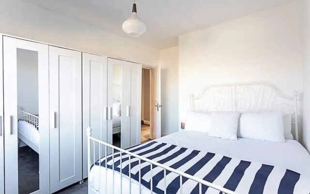 Three Bedroom Kensington Flat
