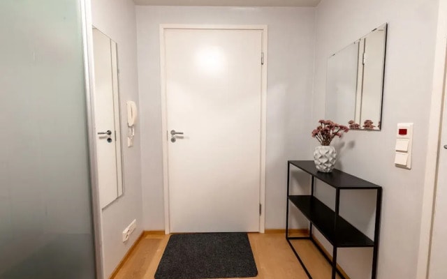 2ndhomes Stylish 1BR Apt w Sauna&Balcony