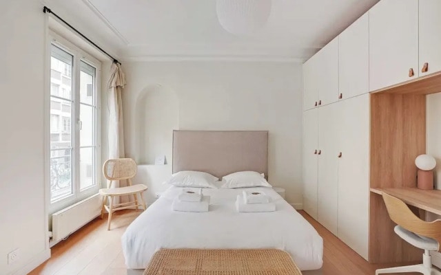Authentic Apartment - 3br/8p - Clignancourt