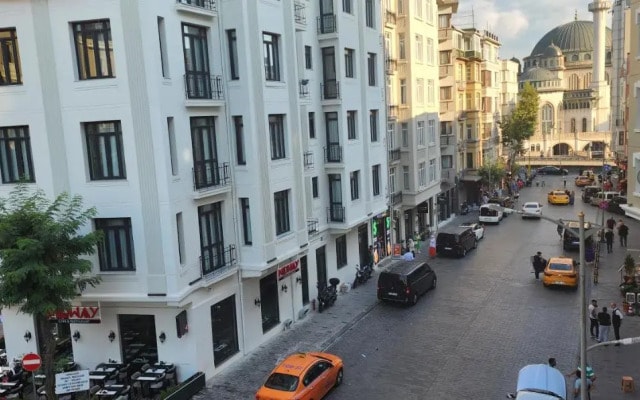 Taksim Royal Suites