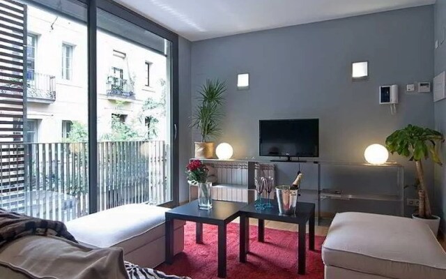 Gracia Pool Apartments Center