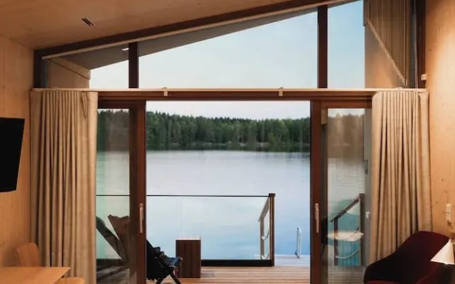 Bella Lake Resort