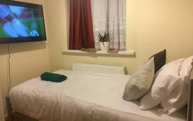 F3 Cosy Single Room (Sandycroft Guest House)