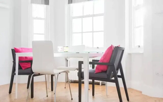 Stylish 1-bedroom flat near Hyde Park