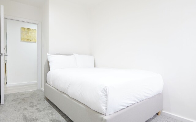 The Wembley Chic Retreat 3 Bed Flat