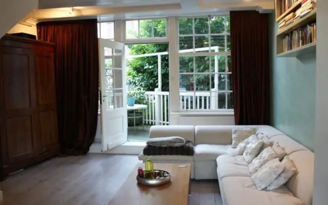 Canal Home