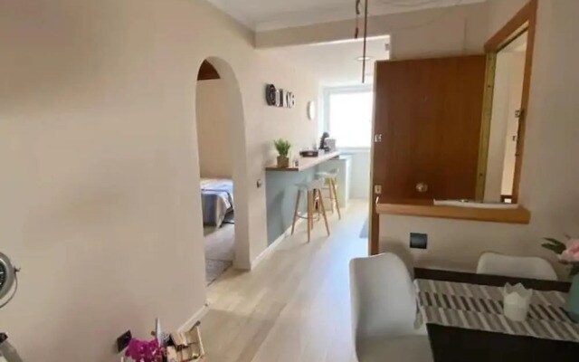 Beachfront Sunny Apartment Sea Mountain View