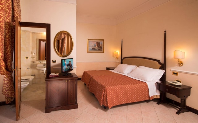 Отель Nizza Roma