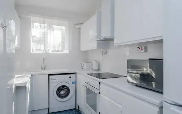 Well Connected Cosy 2 Bedroom Home