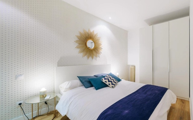 mi casa en Madrid- spacious apartments Callao Gran Via