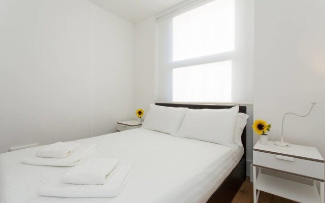 Sleek 2BR flat in Hither Green, by Mountsfield Park